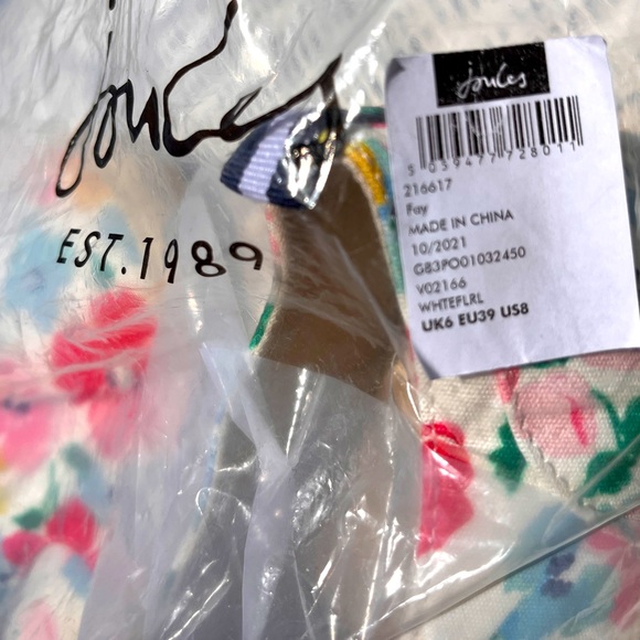 Steppinโ Pretty! JOULES (NWT, Size 8) โFayโ White Floral Slip-on Sneakers - Picture 7 of 7